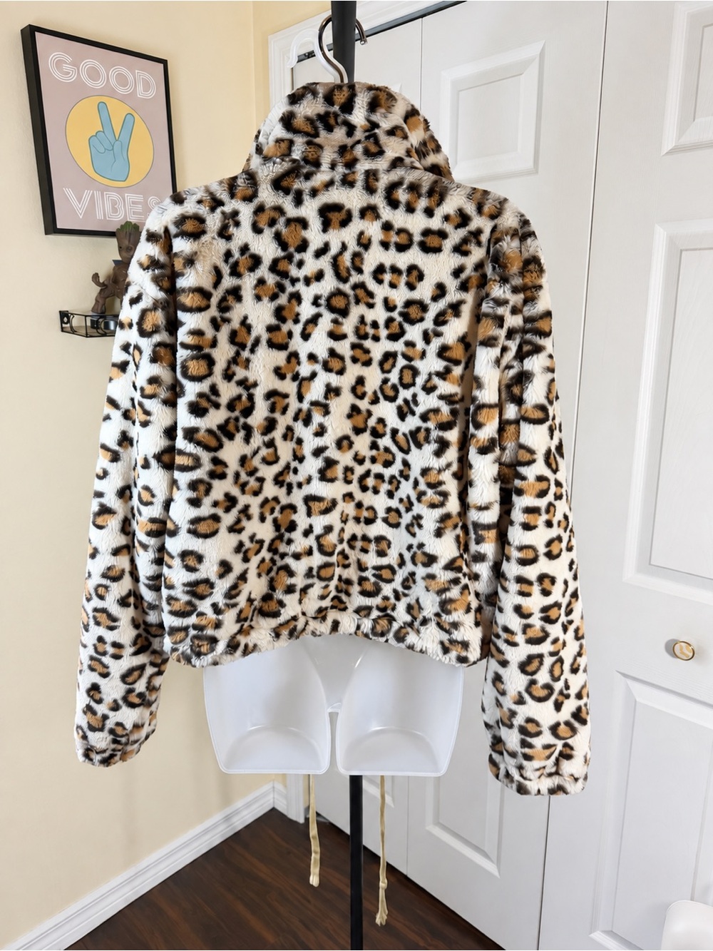 Know One Cares Leopard Faux Fur Jacket Women’s Large Animal Print Plush Zip Up - Picture 6 of 12